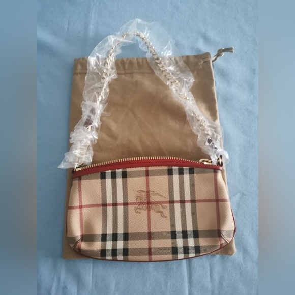 Authentic Burberry small handbag - Picture 2 of 9